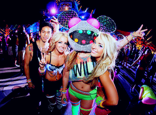 El wire, neon wire, rave wire, rave lights, rave fun. Check out all of our el wire action