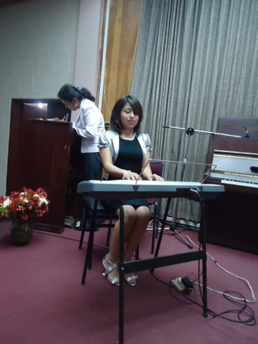 toco el piano/ fanatica de buena musica....