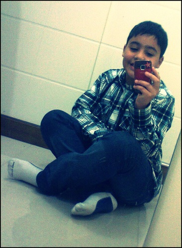 Mee sigaam e eu sigoo de volta e endicoo pffv ;))' 
Alguns acredita em anjo, e eu acredito em AMIZADE / By : Proojota Frases '