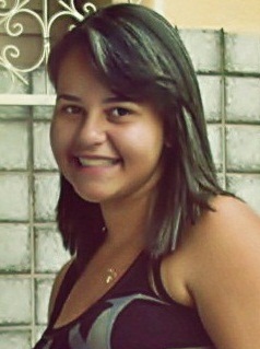 Oiiiê, eu tenho 13 aninhos, sou Paraibana , uma garota gente booa sem preconceitos e que curti a vida como ela éh. Segue ai e descobre mais... (: // Segue eu si