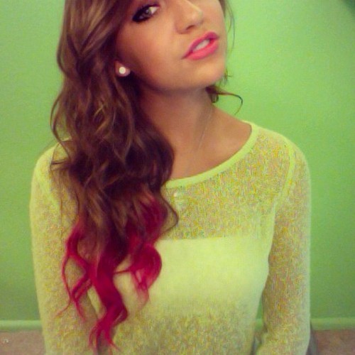 BeyondFaux's profile picture. кεεριηg ιt shσяt αηd sωεεt, вαвεs.
{RP}