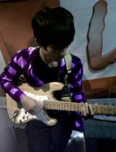 follow me @KieFajri on fb Gdr Ckie RythemZx thanks for u friends 3 3