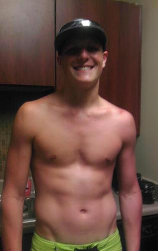 im steven 21 years old love to drink and meet new ppl follow me