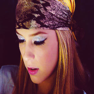 Acredite, todos os meus sorrisos são pra você, são por você. @sophiaabrahao .