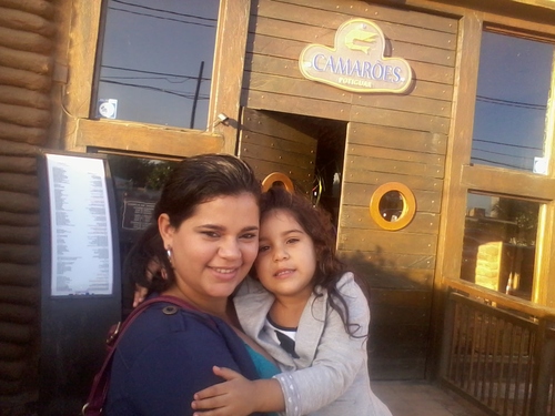 Ariana, mãe de Ana Beatriz, buscando os prazeres da vida.