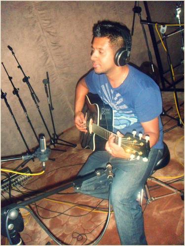 iyanka's profile picture. Full Time Web & Graphic designer, part time photographer and wannabe motivational speaker!