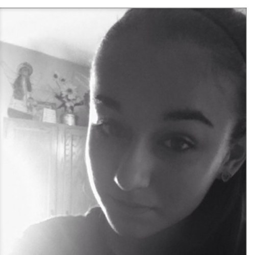 AmeliaFisher1's profile picture. i like to eat food :)