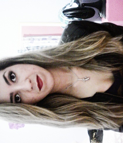 Narnia , por do sol , Skate, batatas-fritas, tatuagens, piercings, fotos. E foda-se.