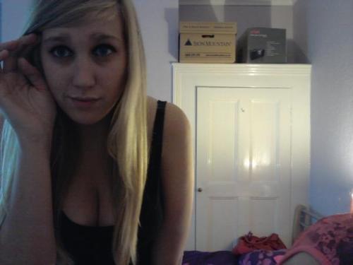 my boyfriend, stubble, irish accents, tattoos, prince harry, eyeliner, chinos & horror movies.