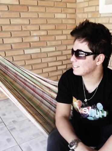 Eu não preciso te olhar pra te ter em meu mundo, porque aonde quer que eu vá você está em tudo. @jennyf_ ♥