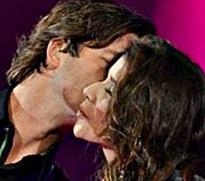 Investigando esse amor de Paula Fernandes e Victor Chaves,tão puro e tão sonhado por nós Pauletes.
