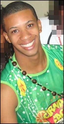O menino que sempre sonha msm acordado tah na perpectiva de encontrar seu destino.......