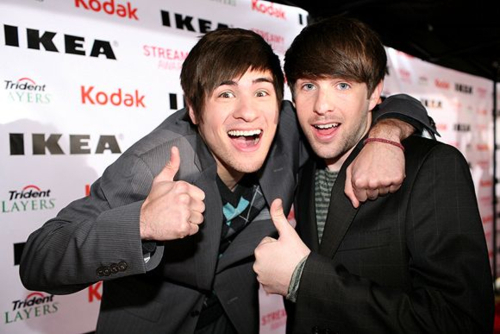 »15. Smosher sence 2009 | Danisnotonfire | JennaMarbles | Itskingsleybitch | I follow anyone back! » RayWJ Followed 7/18/12 !