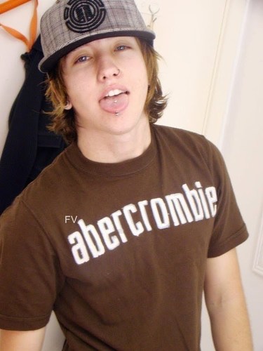 adoro doritos/curto muito funk/ _ / filho da @ 2litrosdvodka_  /