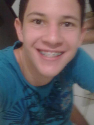 Eu quero ter 1 milhão de amigos, e bem mais forte poder cantar... (8)! (Faz todo o sentido, né?!)