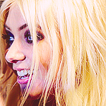 @taylormomsen are my inspiration and i'm here for her 3