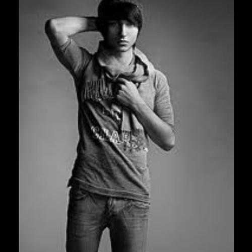 FakeCross's profile picture. @SimplyEmberlee is mine. So yeah, just back off and no one will get hurt. {RP}