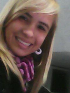Loiira, geminiana, bipolar, CORINTHIANA,ciumenta, Sincera ,curto dançar, amo minha familia e meus amiigos, aamo o Léo Santana *--* segue...'