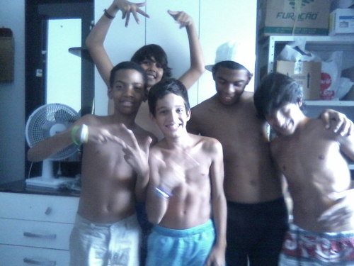 Deus, Familia, Amigos, Skate e Rock !!para mais informaçoes ligue 0800 9840 2625