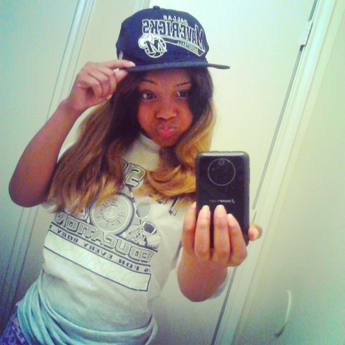 hoesz h8n niggasz lovin so im gewd GET @ ME