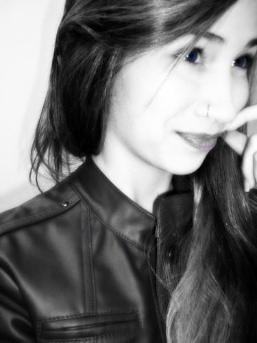 solteira,sagitariana, 14 anos, orgulhosa, irritante, gentil, diferente, são paulina,  engracada, sonhadora, dançarina e cantora..follow-me?