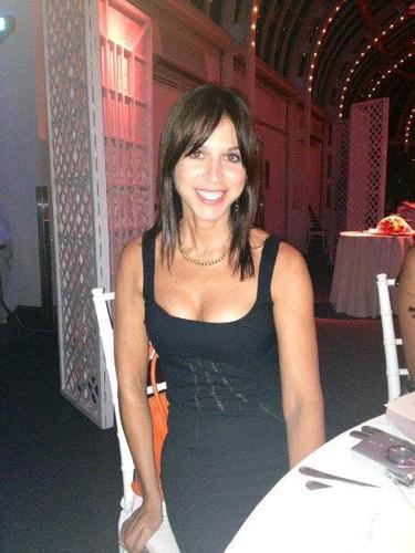 lover of makeup, fashion, fitness, nutrition, pop culture, movies, music..overall life connoisseur!