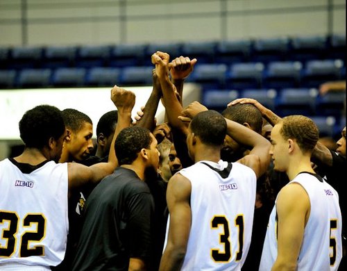 The official Twitter page of the NCAA DII American International College Yellow Jackets Men's Basketball Team.
#NCAAII #NE10 #YellowJackets