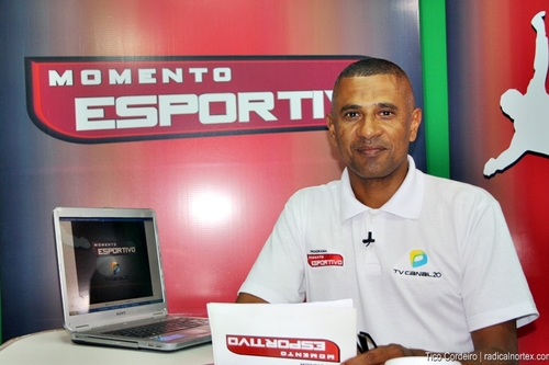 Apresentador TV Prog.Momento Esportivo(TVCanal20),Repórter e Comentarista Volei RádioTerra AM e Prof.Ed.Física