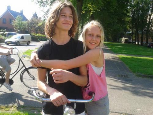 heee lieve schat ik vind je zooo leuk ik ben echt dol op jou! hou zo veel van je !!! ik wil je nooit meer kwijt xx femke