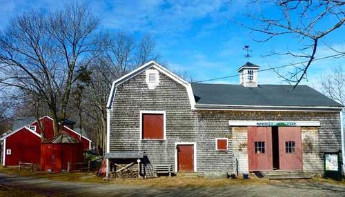 HollyHill_Farm's profile picture. We are a certified organic farm in Cohasset, MA.  Friends of Holly Hill Farm is the non-profit education center that uses the farm as its outdoor classroom.