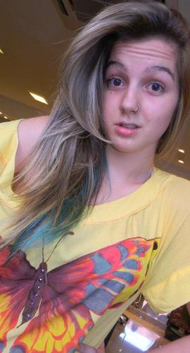 Boba , feia , palhaça .  Irmãs @TuaPitena .  Avô  @bemfudidexrecup u.u   s2'     Mana @AnnyReichelt  e.e'