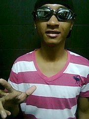 - Muittos ve oqqe eu ttenho , pouccos ve oqqe eu ffaço ♪♫ ♫