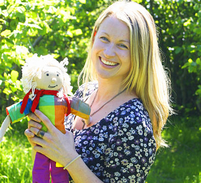 Family yoga, kids yoga and baby yoga in South Oxfordshire. Classes held in schools, nurseries, preschools as well as events & festivals.