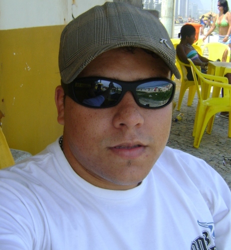 Meu Objetivo é ir à luta com determinação,
abraçar a vida com paixão,
perder com classe
e vencer com ousadia,
porque o mundo pertence a quem se atreve!