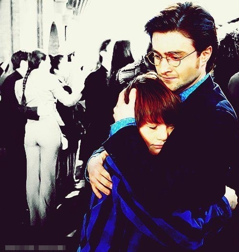- Quando o último coração Potteriano parar de bater, aí sim pode-se escrever 'The End'  - 
Dona: @_biaa_moraes ϟ