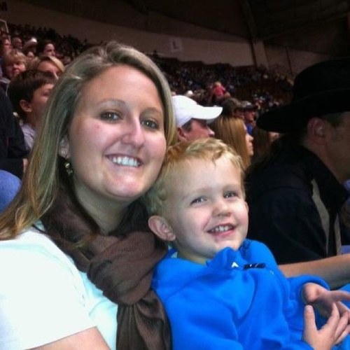 AnnaNall's profile picture. 