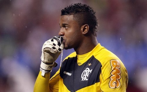 Goleiro do Clube de Regatas do Flamengo. http://t.co/WO8SwgX6mX / http://t.co/Opnd7IAYyf