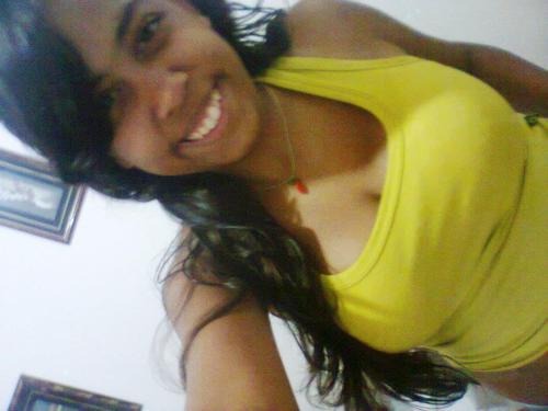 Leonina , santista , humorada , cheia de vida! ;*
