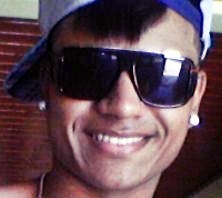 Sou u m Cara bem Tranquilo uns Gostam e outros Não faço mal pra ninguém , Melhor Coisa pra mim é Ta No Pagode , Ando sempre sorrindo pra Vida. :D      Vlw aee.