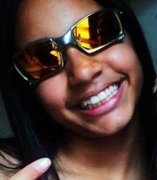 - 

Eu sei que sou uma pessoa difícil de se conviver, porém não obrigo ninguém a conviver comigo ;]