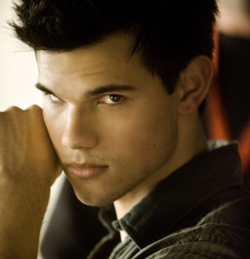 I'm Jacob, living in a boring town and trying to find a reason to live for.. Single & Looking. PS: Lobo Brasileiro (: