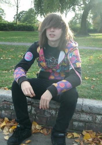 Chriswaa's profile picture. I follow back.