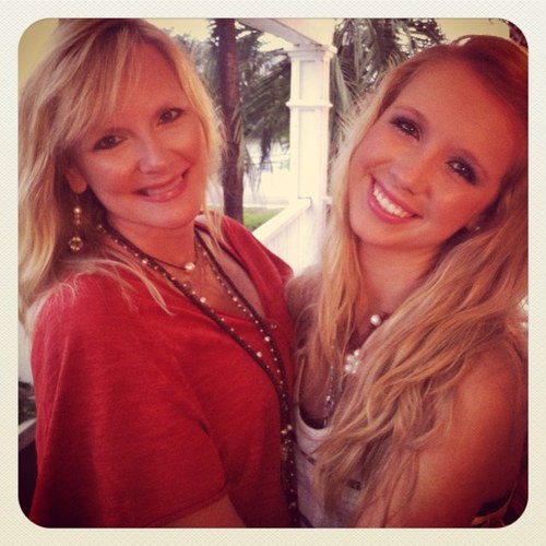 deedeemoore's profile picture. Married mother of 2 amazing young adults. Love and rescue all animals. Artist with a gypsy soul.