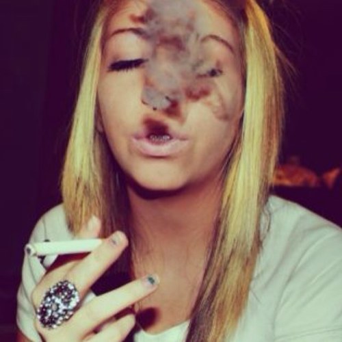 iigetfuckedup's profile picture. college slutttt