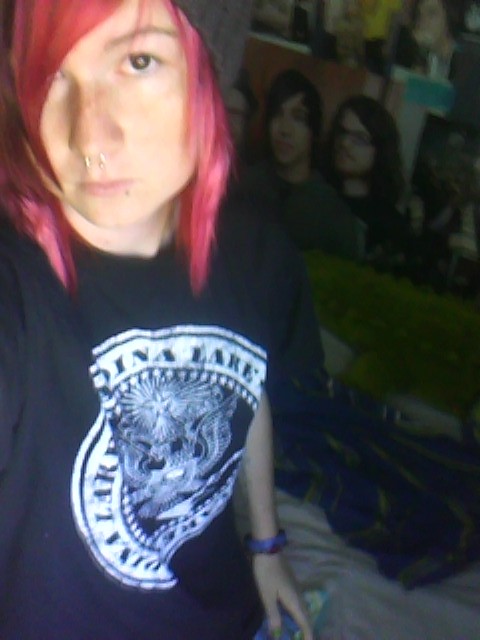 cometotheville's profile picture. just trying to get bands to come to townsville