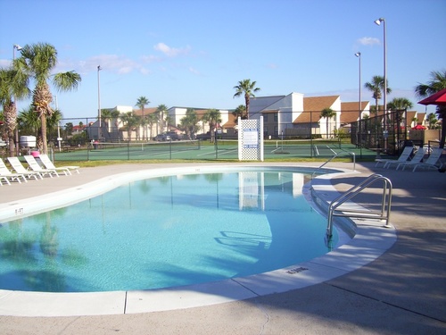 Florida condo rental unit located in the gated community of Horizon South right across from beautiful Panama City Beach. Very affordable prices.