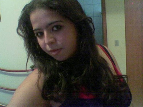 Saudade é um sentimento que quando não cabe no coração, escorre pelos olhos.