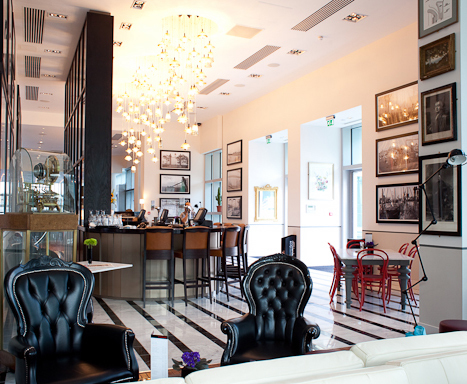 New York Brasserie themed restaurant and bar on the ground floor and separate cocktail bar, The Attic on the 48th Floor. A must visit.