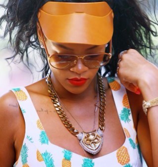 RIHANNAPEACE's profile picture. I really love @Rihanna, she is special, she changed my life style.
Pull the trigger pull the trigger BOOM!
i #followback you!
☈ihanna´s Give us PEACE!