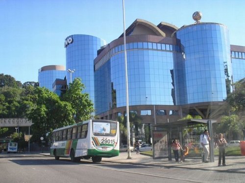 alevienun's profile picture. 